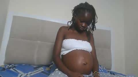 Snapshot of shortnswee254 chatting on 03.14.26 shortnswee254 online show from 03.14.26