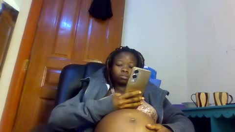 Snapshot of shortnswee254 chatting on 03.26.26 shortnswee254 online show from 03.26.26