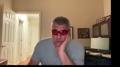 Chicago Guy online show from 10.29.25