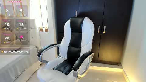 Nahomy online show from 10.02.25