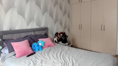 Snapshot of shy_bambiii chatting on 10.28.25 Mika online show from 10.28.25