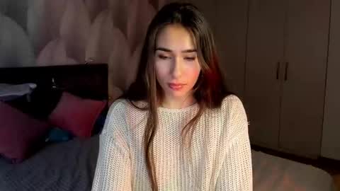 Snapshot of shy_bambiii chatting on 11.03.25 Mika online show from 11.03.25