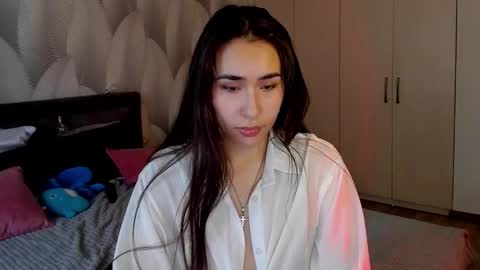 Snapshot of shy_bambiii chatting on 11.10.25 Mika online show from 11.10.25