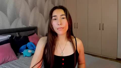 Snapshot of shy_bambiii chatting on 11.11.25 Mika online show from 11.11.25