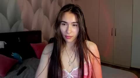 Snapshot of shy_bambiii chatting on 12.03.25 Mika online show from 12.03.25