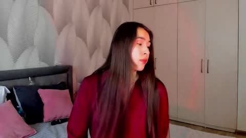 Snapshot of shy_bambiii chatting on 12.15.25 Mika online show from 12.15.25