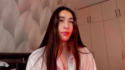 Snapshot of shy_bambiii chatting on 02.02.26 Mika online show from 02.02.26