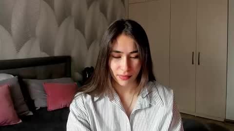 Snapshot of shy_bambiii chatting on 02.27.26 Mika online show from 02.27.26