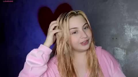 Molly online show from 10.12.25