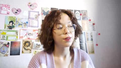 Snapshot of shy_kiss_twinkle_bloop chatting on 09.12.25 Milena online show from 09.12.25