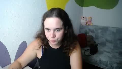 Snapshot of shy_lil chatting on 09.10.25 shy_lil online show from 09.10.25