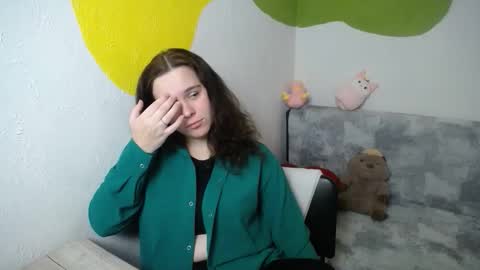 Snapshot of shy_lil chatting on 11.06.25 shy_lil online show from 11.06.25