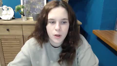 Snapshot of shy_lil chatting on 12.19.25 shy_lil online show from 12.19.25