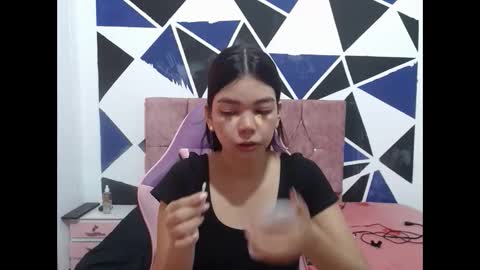 Snapshot of shy_luna18 chatting on 10.07.25 luna online show from 10.07.25