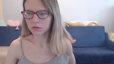 Snapshot of shy_moony chatting on 03.29.26 just Alex online show from 03.29.26