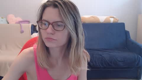 Snapshot of shy_moony chatting on 04.09.26 just Alex online show from 04.09.26