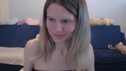 Snapshot of shy_moony chatting on 04.23.26 just Alex online show from 04.23.26