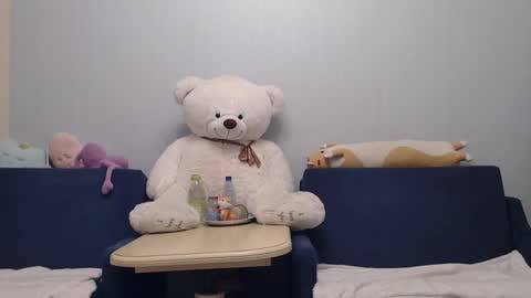 Snapshot of shy_moony chatting on 04.30.26 just Alex online show from 04.30.26
