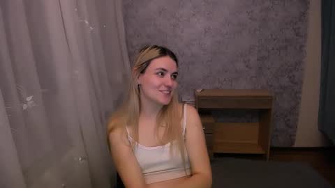 Snapshot of shy_sabrina_ chatting on 03.11.25 shy_sabrina_ online show from 03.11.25