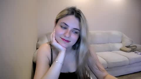 Snapshot of shy_sabrina_ chatting on 06.03.26 shy_sabrina_ online show from 06.03.26
