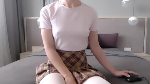 shy_schoolgirl_ online show from 10.06.25