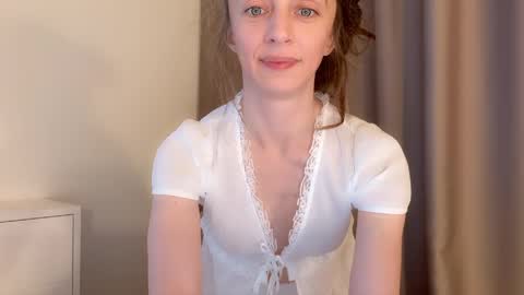 shy_schoolgirl_ online show from 05.18.26