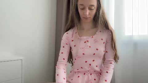 shy_schoolgirl_ online show from 05.25.26