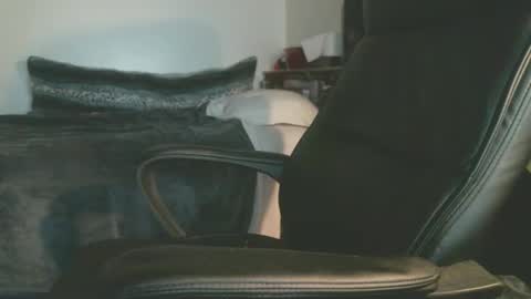 shyboyhugecum2020 online show from 02.09.26