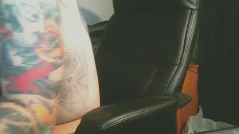 shyboyhugecum2020 online show from 04.17.26