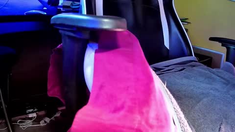 Snapshot of shybrown chatting on 11.23.25 Klark Bent online show from 11.23.25