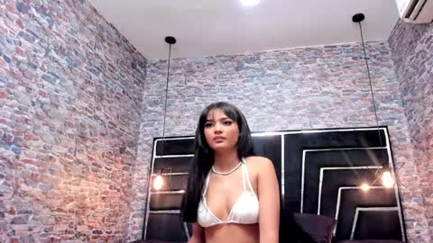 Snapshot of shyelenax chatting on 05.16.26 ELENA online show from 05.16.26