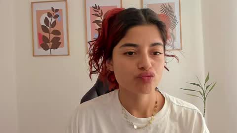 Snapshot of shylittlebunny chatting on 02.25.25 shylittlebunny online show from 02.25.25