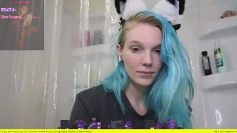 Snapshot of shyohiogirl chatting on 06.22.26 Hippie online show from 06.22.26