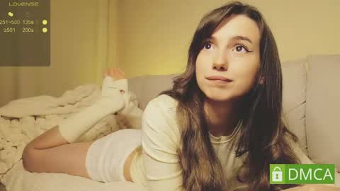 Snapshot of shypeachmaru chatting on 04.20.26 Mary online show from 04.20.26