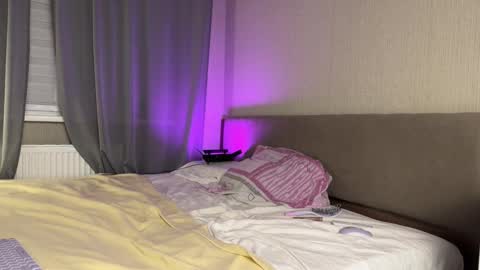 Amelia online show from 10.08.25