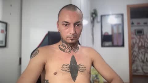 Snapshot of sidvicious23cm chatting on 09.09.25 sidvicious23cm online show from 09.09.25