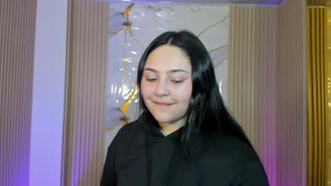 Snapshot of siena_tay chatting on 04.05.26 Siena online show from 04.05.26