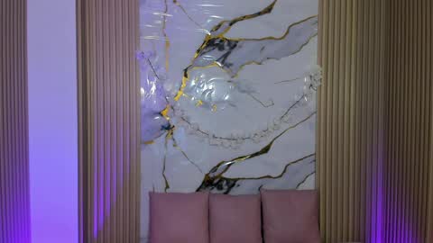 Snapshot of siena_tay chatting on 04.15.26 Siena online show from 04.15.26