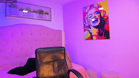 SIENNA  online show from 04.01.26