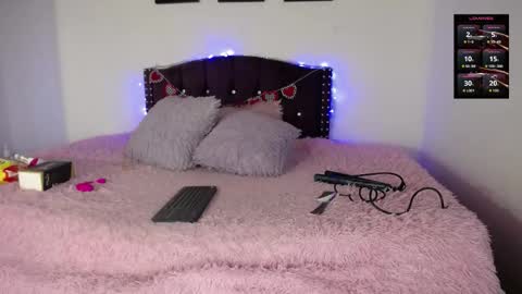 Sienna online show from 02.13.26