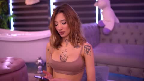 Sienna online show from 09.21.25