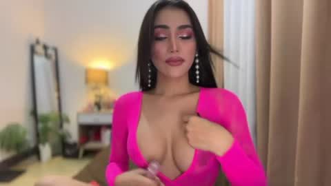 Snapshot of sierra_cox chatting on 07.14.26 MISS YSABELLE online show from 07.14.26