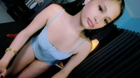 Snapshot of sierracoxriches chatting on 04.25.26 Belle online show from 04.25.26