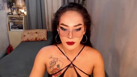 Snapshot of sierrafina_mcbride chatting on 12.19.25 Sierrafina online show from 12.19.25