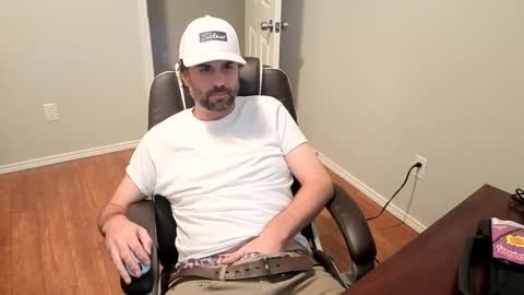 Snapshot of sigmaslayer chatting on 09.30.25 sigmaslayer online show from 09.30.25