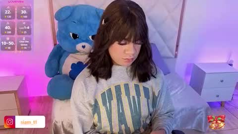 Snapshot of siiam_tay chatting on 11.03.25 Siiam Tay online show from 11.03.25