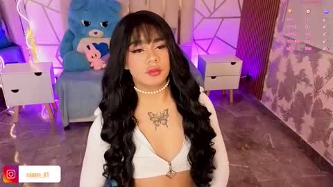 Snapshot of siiam_tay chatting on 11.26.25 Siiam Tay online show from 11.26.25