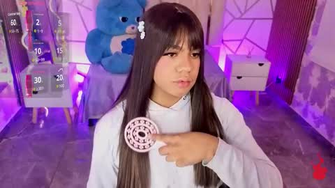 Snapshot of siiam_tay chatting on 12.15.25 Siiam Tay online show from 12.15.25