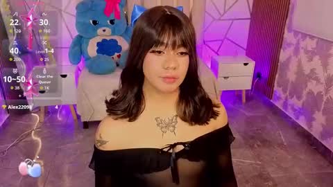 Snapshot of siiam_tay chatting on 12.22.25 Siiam Tay online show from 12.22.25