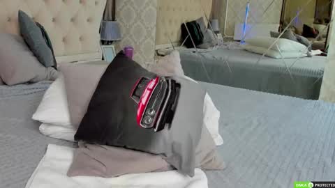 Snapshot of silascollins chatting on 10.15.25 SilasCollins online show from 10.15.25